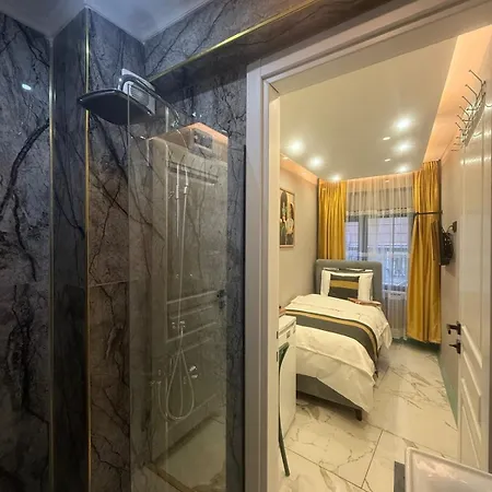 Cozy Near Taksim Metro Station *